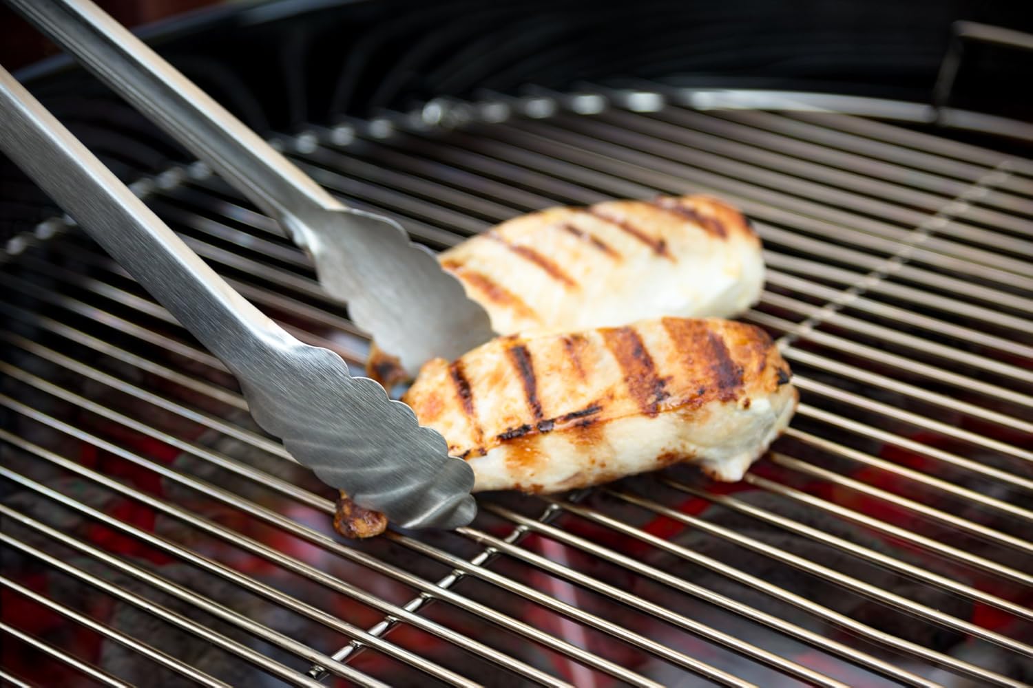 Grilltång med handtag i bambuträ